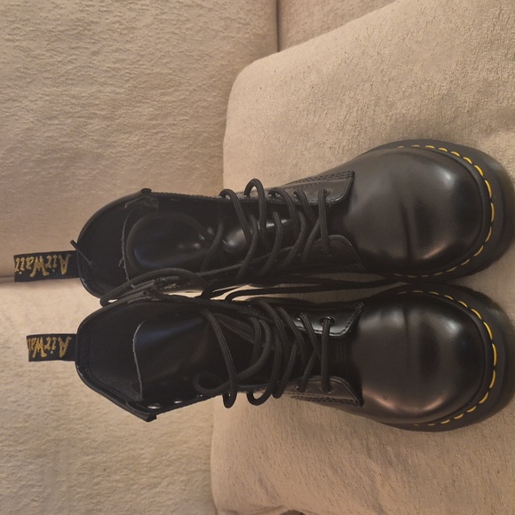 DOC MARTEN S - Picture 2 of 9